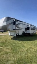 American RV 5th Wheel 9 Berth