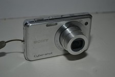 Sony dsc-w220 Cyber-shot Digital Camera 12.1 MP Zoom Silver Compact Point Shoot
