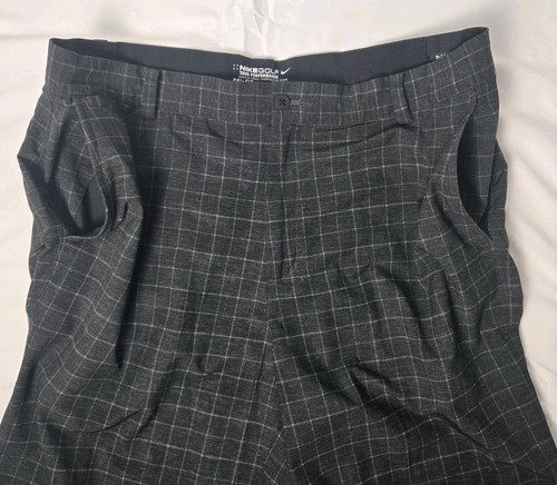 Pantaloncini da golf Nike Tour Performance Dri Fit da uomo taglia 34 grigio/nero a quadri - Foto 10 di 13