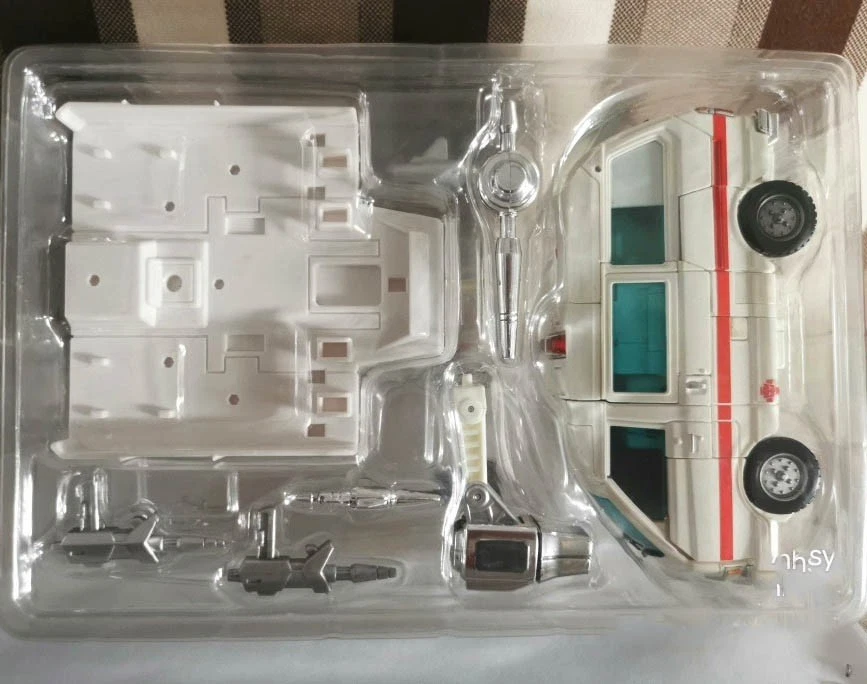 Takara Tomy Transformers Ratchet Masterpiece MP30 6" Robot Action Figure New - Image 3 of 4