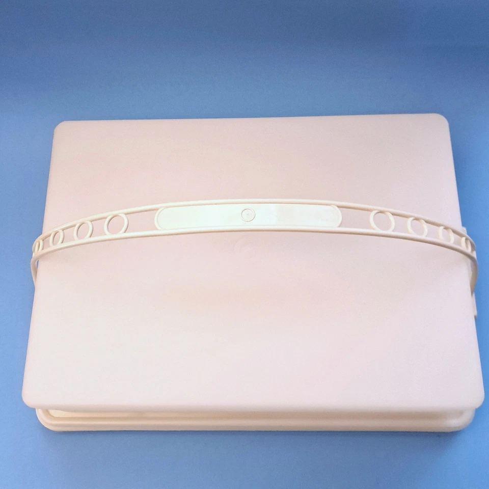 Tupperware Cake Taker Carrier Server Square Beige Vintage Party Picnic Container - Image 2 of 4