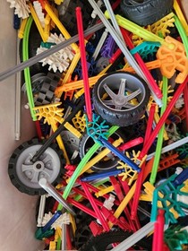 Over 2500 PCs KNEX K&rsquo;NEX Building Kit Set Mixed 