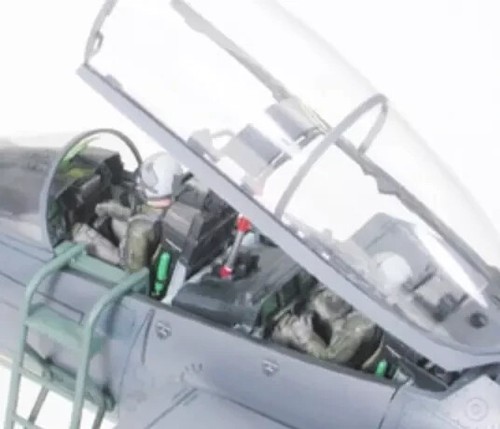Tamiya 60312 Boeing F-15E Strike Eagle Bunker Buster 1/32 Plastic model kit - Picture 7 of 16