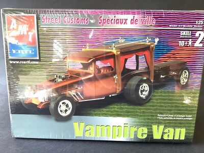 AMT 31772 1:25 Street Customs Vampire Van OVP versiegelt (CZ10-29F1/4)