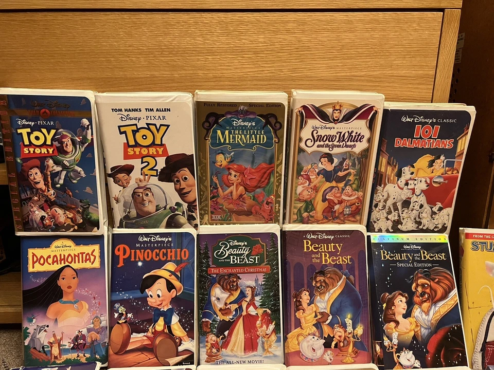 Disney VHS Tapes, Black diamond, Gold, masterpiece Collection 22 Total. - Image 3 of 4