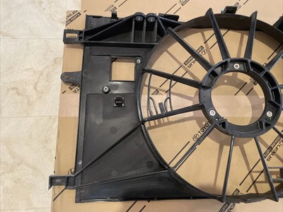 Genuine Toyota Engine Cooling Fan Shroud 1671137190 Used | eBay