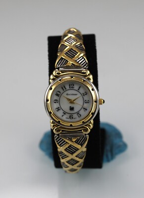 Gloria Vanderbilt Damenarmbanduhr Silber Edelstahl Stretch WR Batt Perl Quarz
