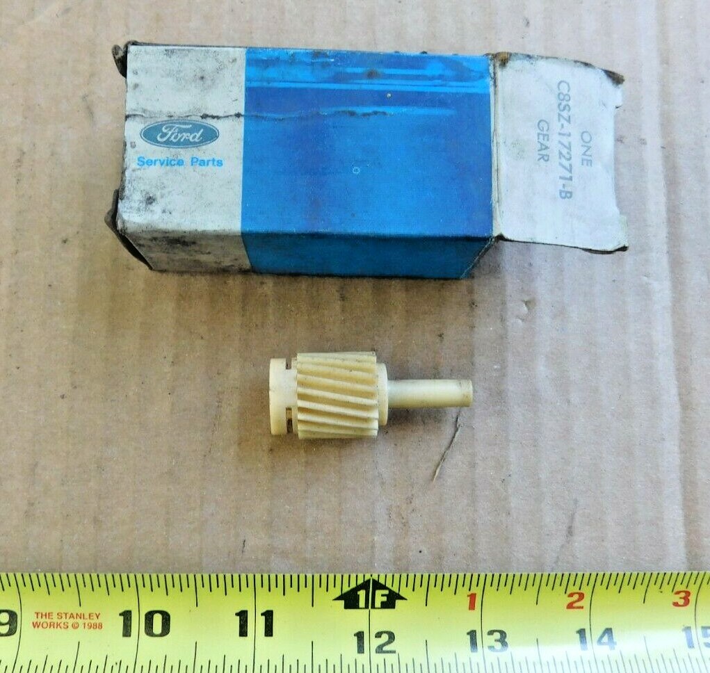NOS FORD SPEEDOMETER DRIVEN GEAR C8SZ-17271-B NEW OEM 1967 1968 67