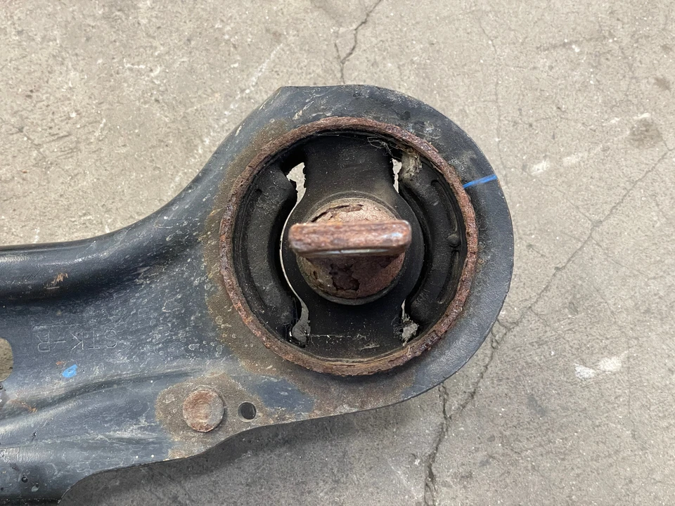 Brazo de control de arrastre inferior para paso trasero derecho Acura RDX 2013 2014 2015 AWD 1554 OEM Foto 2 de 4