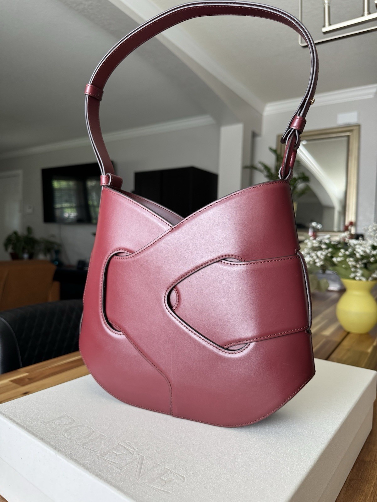 Polene bag.  Dimensions: 26 x 28 x 6 cm. Made in Spain