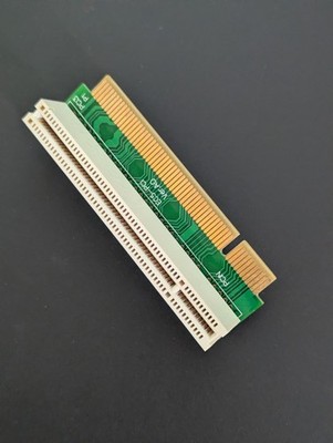 FOXCONN - PCI Riser Karte 90°
