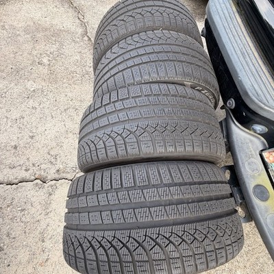 275/35R20 Pirelli P Zero Winter mo1 104V 800 Miles Like New NO PATCHES! (QTY 4)