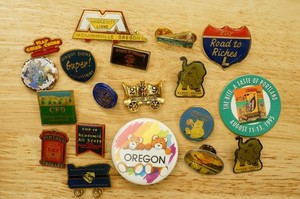 Vintage Jewelry Lapel Pin Button Lot Oregon Trail Travel Souvenir Advertising
