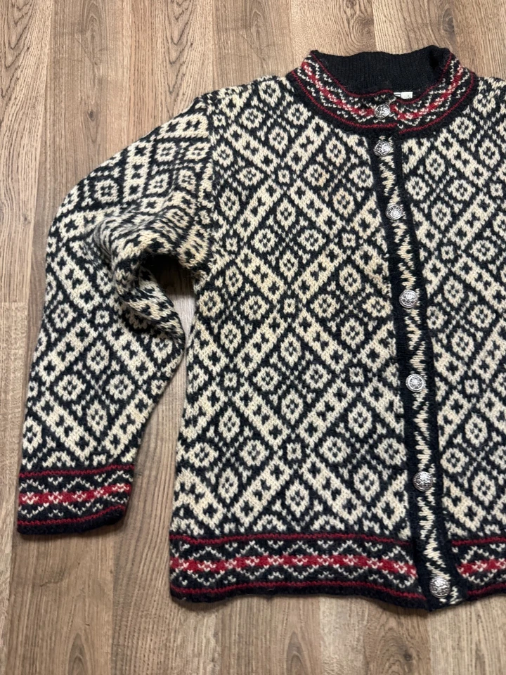 Vintage L.L. Cardigã Bean Sweater Feminino Tamanho G Branco Preto Botão Ilha Justa - Imagem 3 de 4