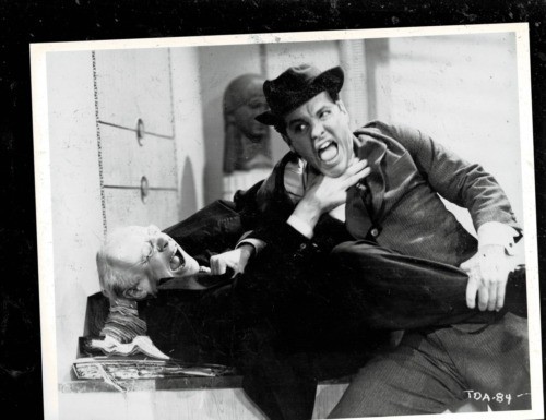 SUPER RARE!! 8X10 1950s ORIGINAL ROBERT CUMMINGS AND MAN MOVIE SCENE PHOTO!!