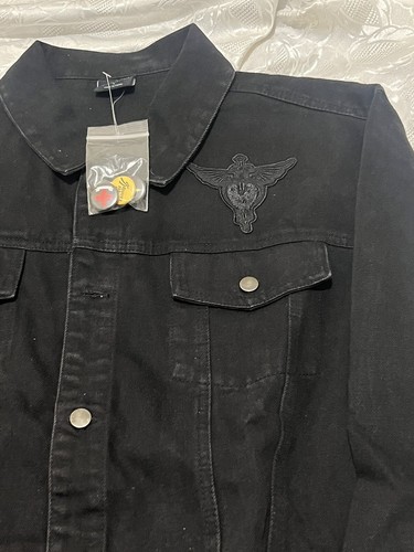 Bon Jovi Jean Jacket 2018 ‘THINFS TOUR’ L & Button Pins Authentic Offical NEW - Picture 8 of 17