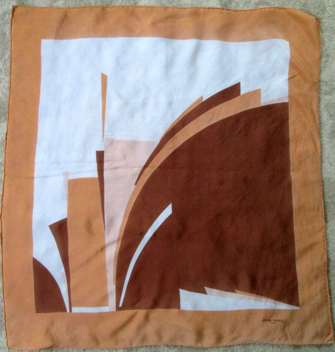 Foulard En Soie Vintage Jean Patou - Dimensions 73 X 79 Cm, Couleur Marron, Occasion