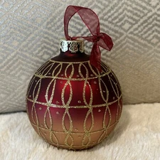 Frontgate Royal Christmas Red to Gold Sunset Glitter Pattern Round Ornament 4”