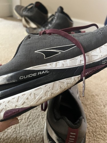 Altra Guidrail Women’s Gray And Burgundy Size 7.5 - Picture 11 of 11