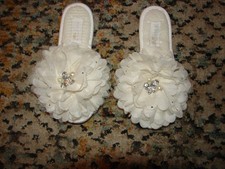 Women's New Goldtoe Slippers White w/ Bow Size 6-7