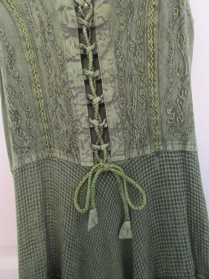 Vestido maxi boho camponês hippie verde com cadarço bordado na frente tamanho livre flor - Imagem 3 de 4