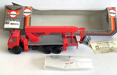  Herpa 806513 HO/1:87 Feuerwehr MB DLR Drehleiterwagen (GY506-7R23/2)-1