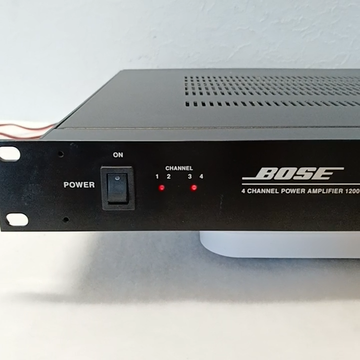 アンプ BOSE 4 CHANNNEL POWER AMPLIFIER 1200 VI Bose 1200 VI 4-Channel Professional Power Amplifier 100V