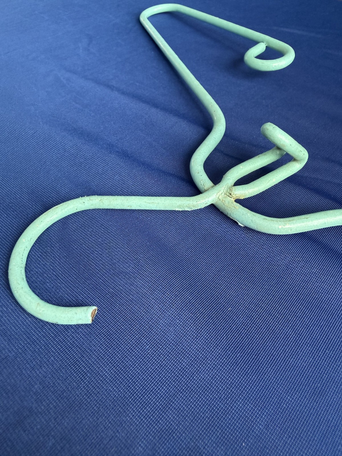 Vintage Wire Clothes Hanger Heavy Twisted Loop Vi… - image 4