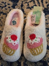 Girls Cupcake Faux Fur Slip On Slipper, White Pink Red Winter Size 2-3