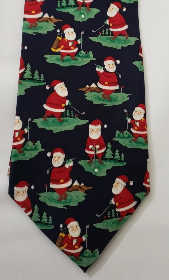 Corbata de Navidad Claybrooke Papá Noel jugando al golf 100 % seda hecha en EE. UU. Foto 2 de 4