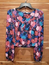 SO Goods For Life Womans Small Beautiful Floral Top Junior
