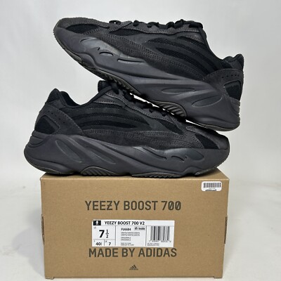 Sneakers Yeezy V2 Vanta Black Adidas Yeezy Boost 700 V2 “Vanta