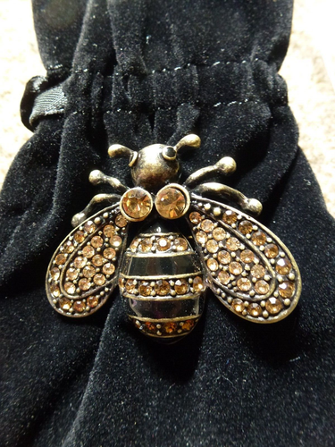 New Marks & Spencer Ladies Cubic Zirconia & Enamel Bee Brooch - Picture 2 of 3