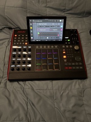 Akai Professional MPC-X Standalone Sampler and Sequencer with Padded Case