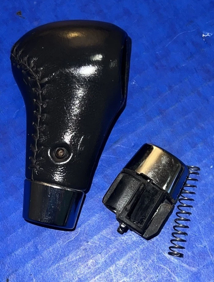 2008-2010 GRAND CARAVAN TOWN & COUNTRY SHIFTER KNOB HANDLE Charcoal Leather OEM - Image 2 of 3