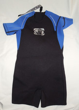 Body Glove size C3 kids swimming suit zipper short sleeve used