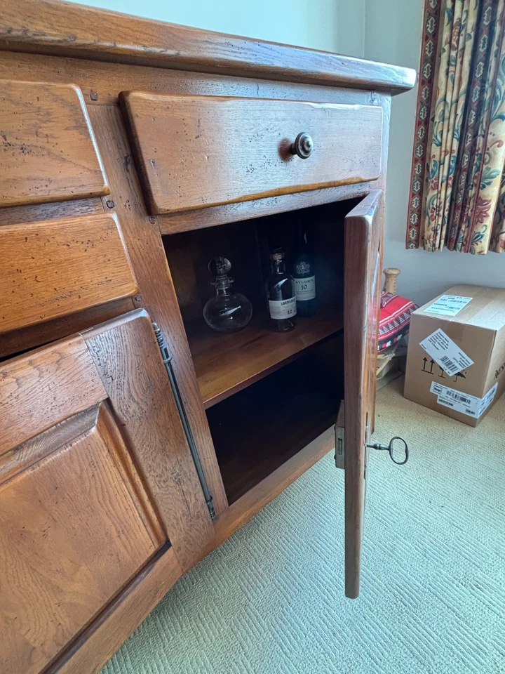 large German solid oak sideboard used - 200cm wide - beautiful condition - Image 3 of 4