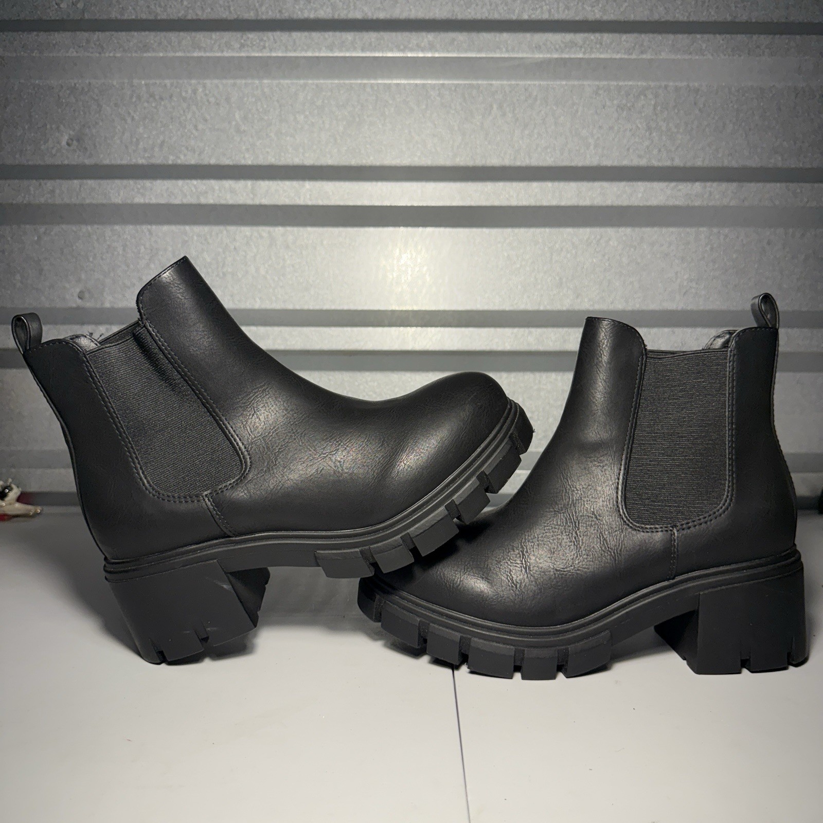 SAOLA Stivaletti donna MIA Rusty Chelsea suola a strappo neri punta tonda pull on 8