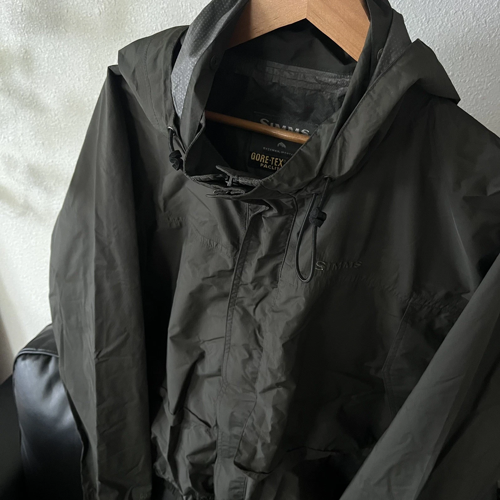 Simms Wading Fishing Jacket Mens size Medium Blue Vintage Gore-Tex Fly Fishing
Opens in a new window