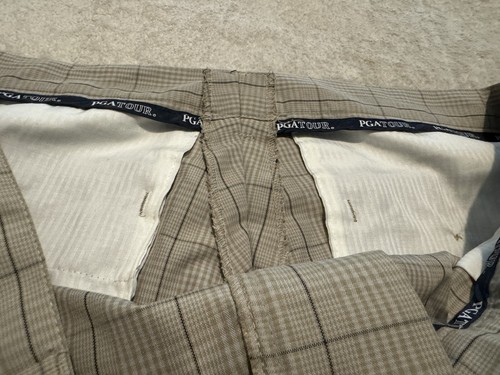 PGA Tour Men's Golf Shorts Khaki Plaid Flat Front Size 44 - Picture 2 of 8