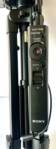 Sony VCT-60AV w/ In Grip Remote Control Tripod - Picture 7 of 11