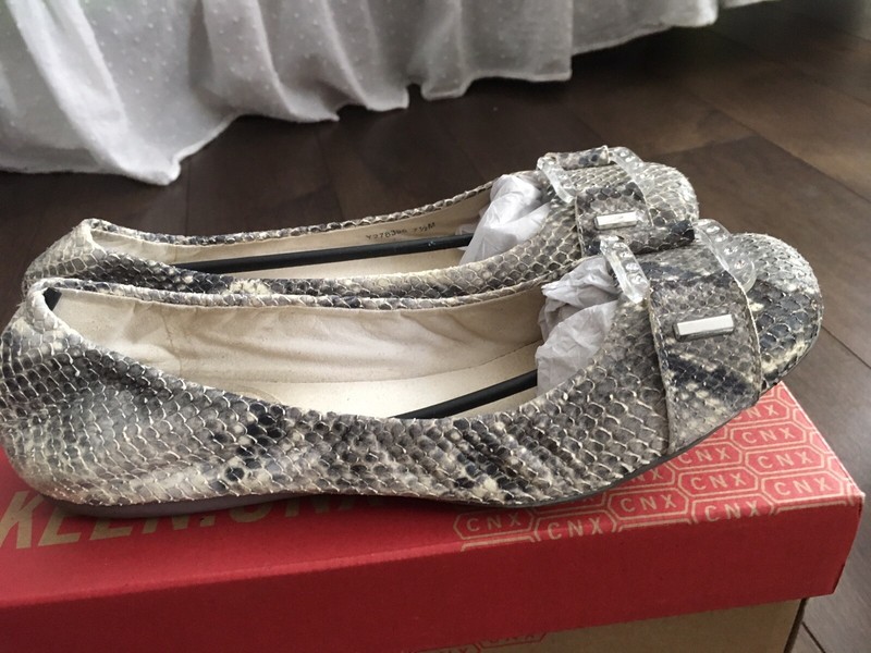 Stuart Weitzman Womens Snakeskin Black White Flat Shoe 7.5