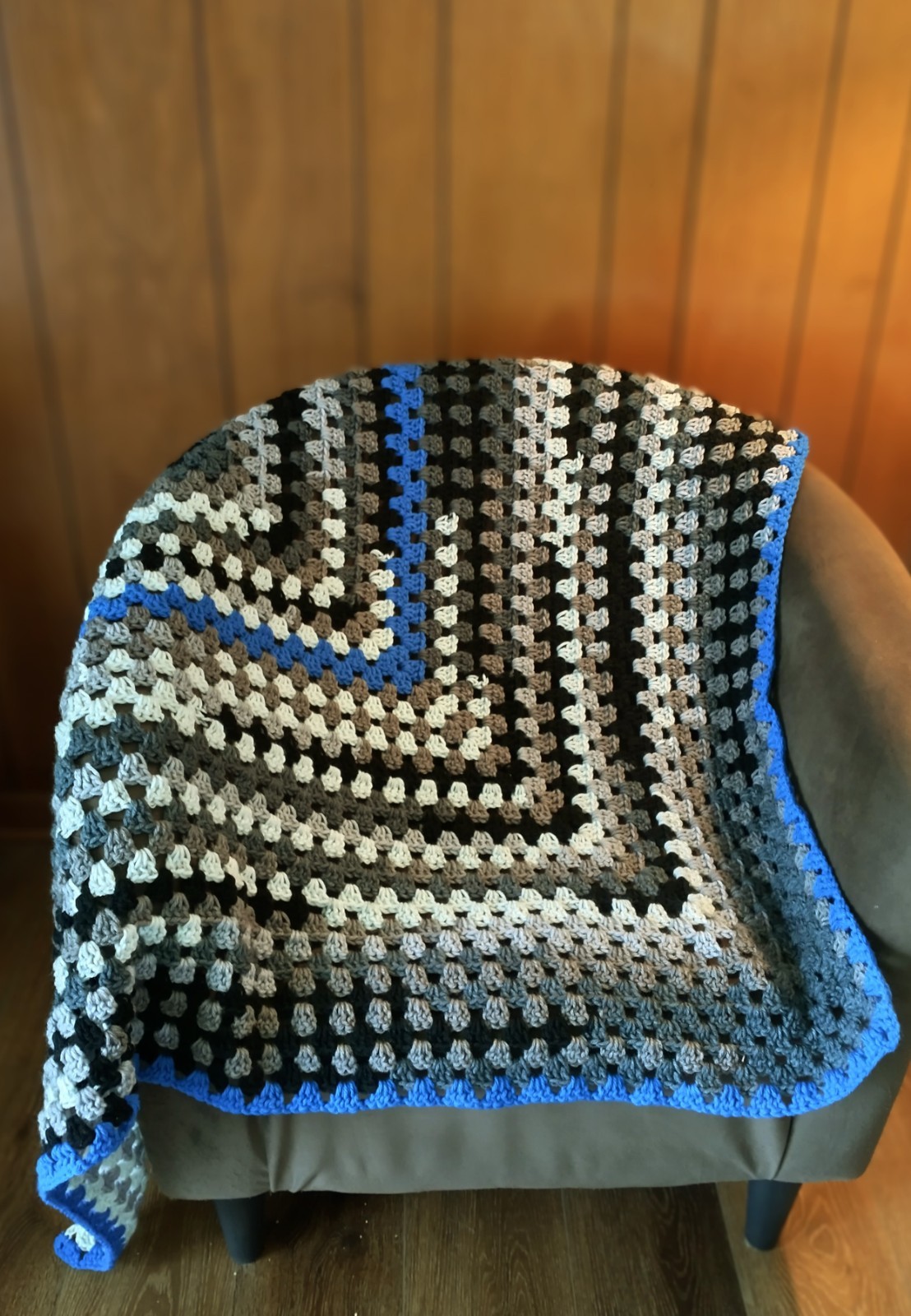 Crochet Granny Striped Shawl Pattern for Cozy Elegance