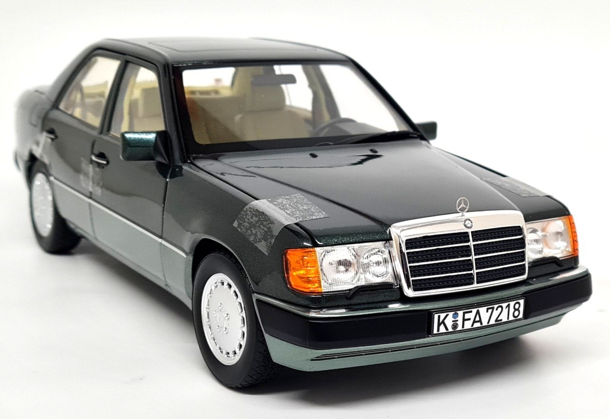 Norev 1/18 Mercedes Benz 230E 1990 Night Green Met Diecast Scale Model Car