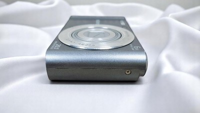 Mint] Sony Cyber-shot DSC-W810 20.1MP Digital Camera Silver