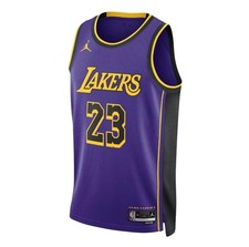 Ultimate Los Angeles Lakers Collector and Super Fan Gift Guide 40