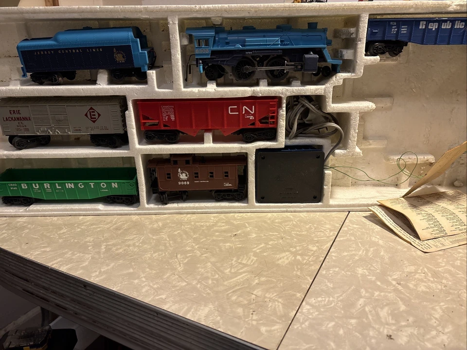 Vintage Lionel Blue Streak Freight Train Set O27 Gauge Electric Train Set - Image 2 of 4