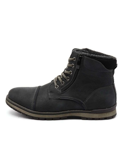 casual boots black
