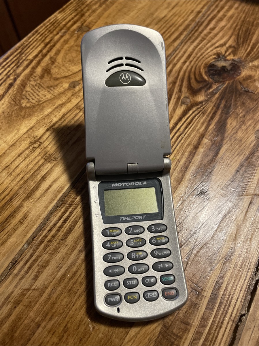 希少！Motorola TIMEPORT P8197 レトロガラケー Vintage Motorola Timeport P8197 Silver Cell Phone Flip Phone