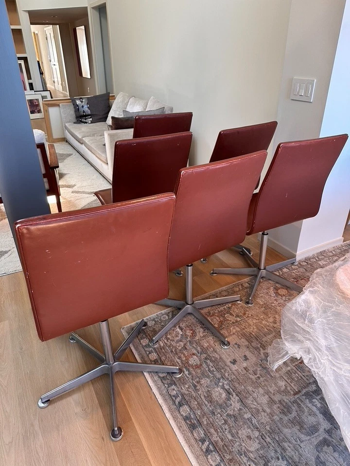 6 sillas Oxford originales Arne Jacobsen en cuero marrón  Foto 4 de 4